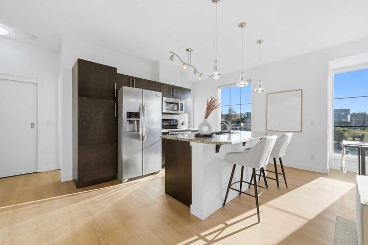 Property Photo:  2307 14 Street SW 301  AB T2T 3T5 
