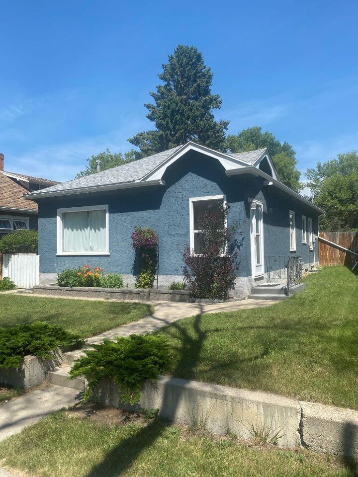 Property Photo:  1241 6 Avenue S  AB T1J 1A3 