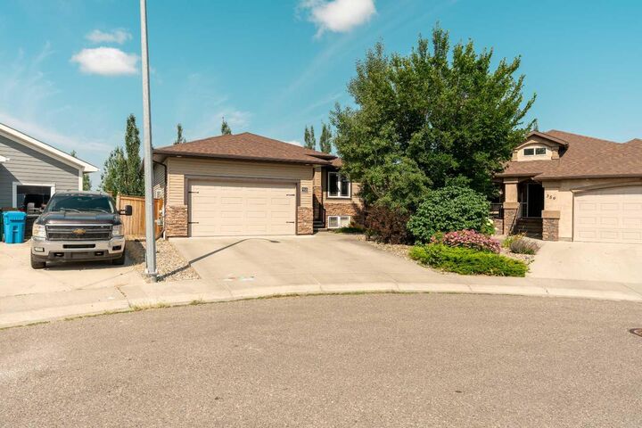 Property Photo: 350 Mt Sunburst Way W AB T1K 3J9