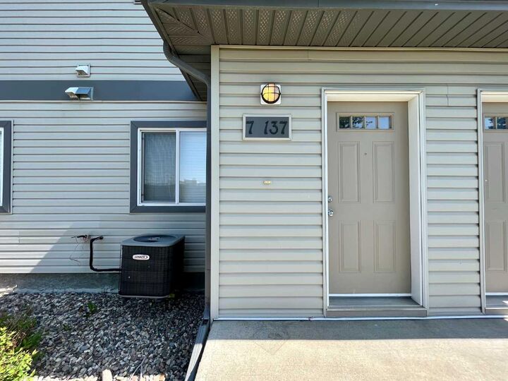 137 Silkstone Road W 7 — photo 1