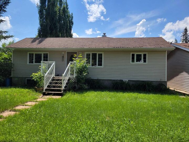 108 2 Avenue W — photo 1