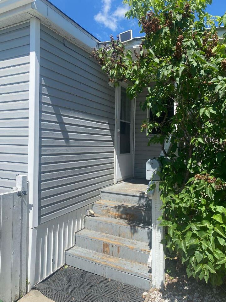 6834 59 Avenue 818 — photo 1
