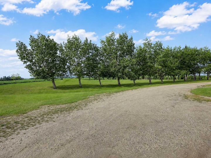 Property Photo: 784017 Hwy 740 AB T0H 3J0