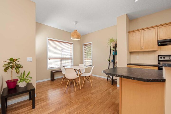 Property Photo:  253 Bridleridge View SW  AB T2Y 0E6 