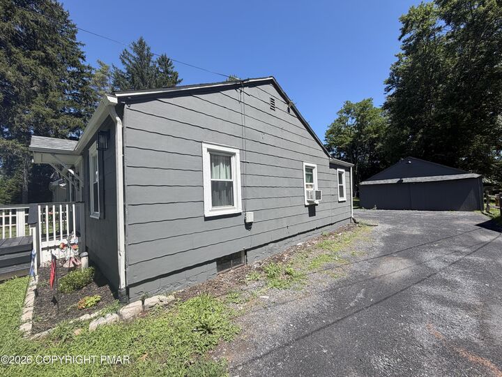 Property Photo:  1878 Paradise Trail  PA 18301 