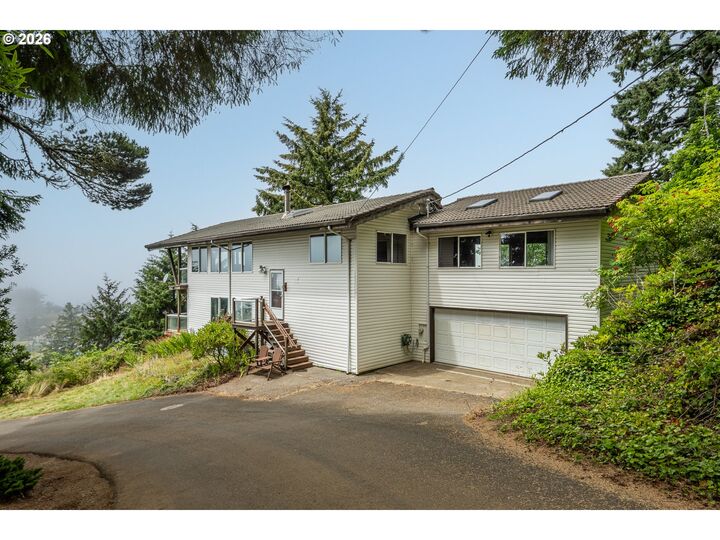 Property Photo:  340 NE Vista Terrace Ave  OR 97341 