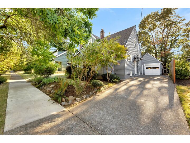 Property Photo:  3913 NE 64th Ave  OR 97213 