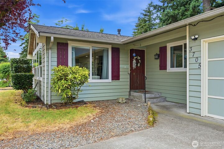 Property Photo: 3705 SW 338th Place WA 98023