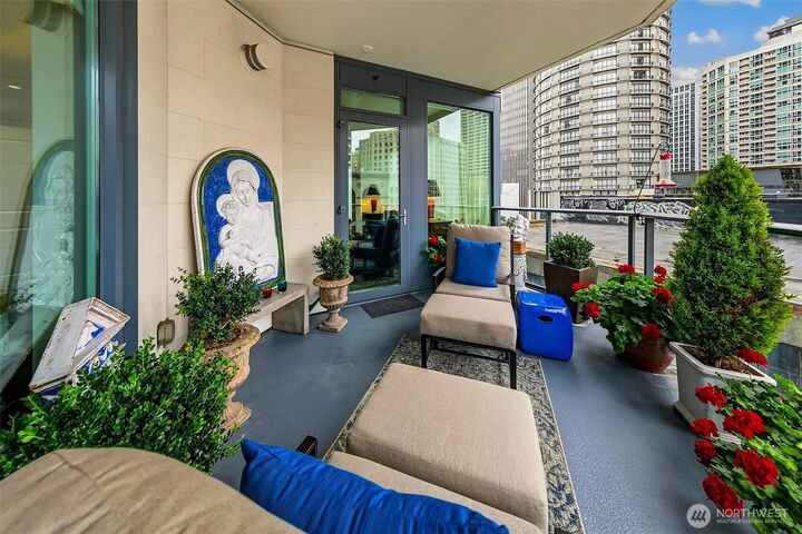 Property Photo:  1920  4th Avenue 408  WA 98101 