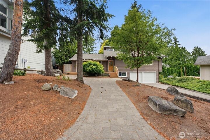 Property Photo: 5466 NE 200th Place WA 98155