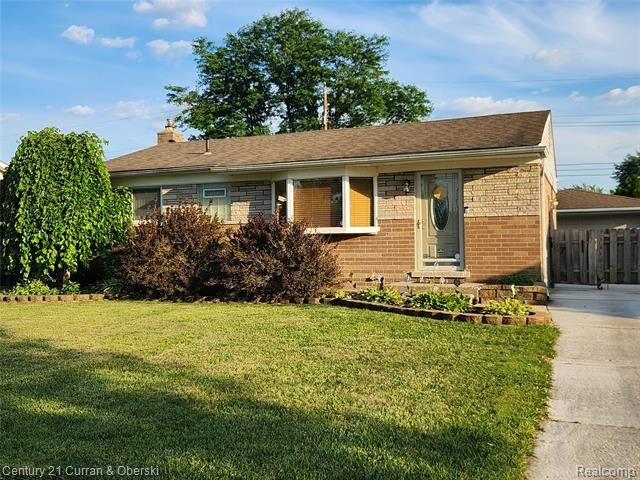 Property Photo:  18018 Cloverdale Drive  MI 48035 