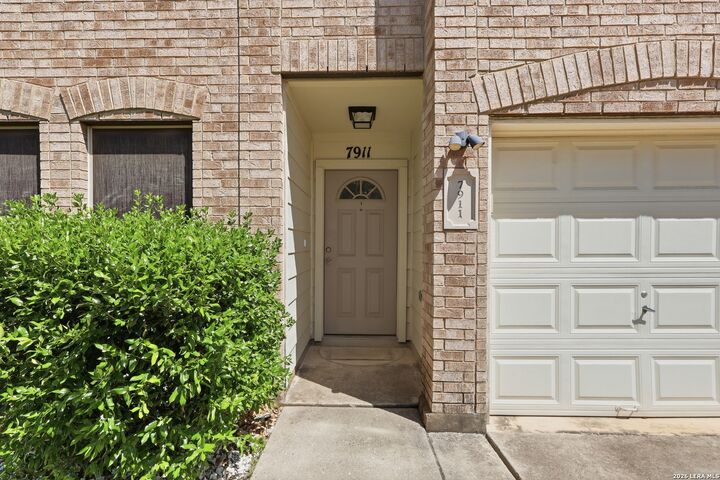 Property Photo:  7911 Hoosier Park  TX 78154 