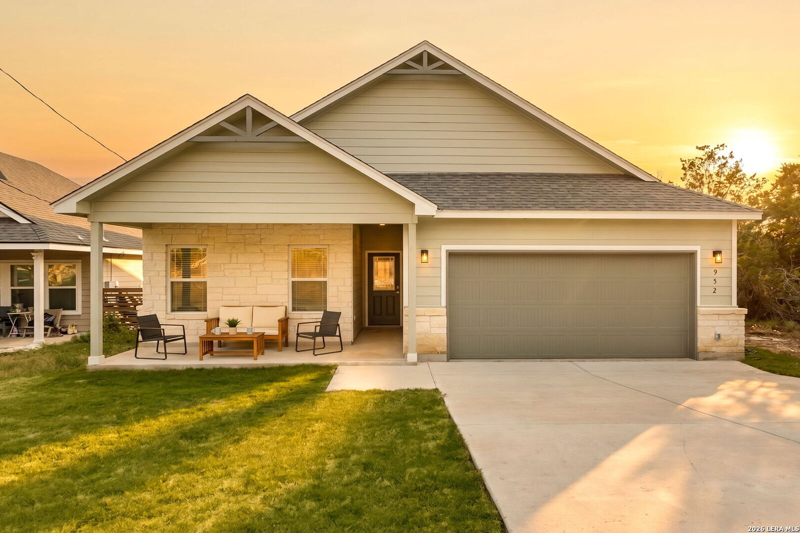 Property Photo:  952 Rimrock Cv  TX 78070 