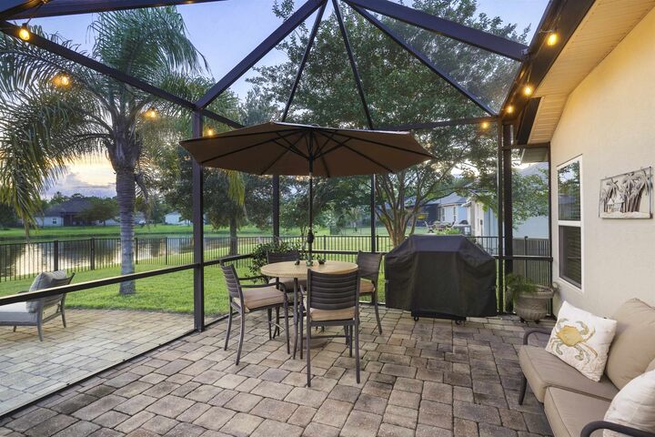 Property Photo:  233 Parkwood Cir  FL 32086 