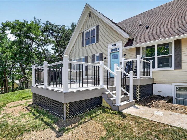 Property Photo:  778 S Garfield Avenue  WI 53545 