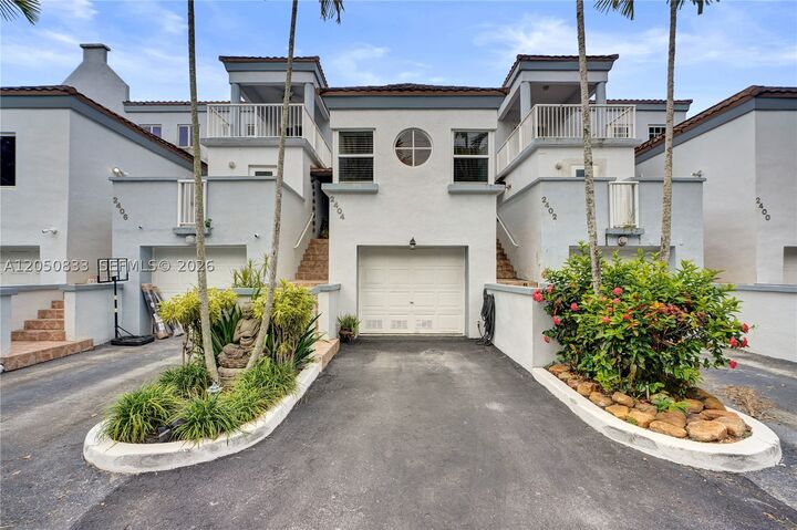 Property Photo: 2404 NE 135th St 2404 FL 33181