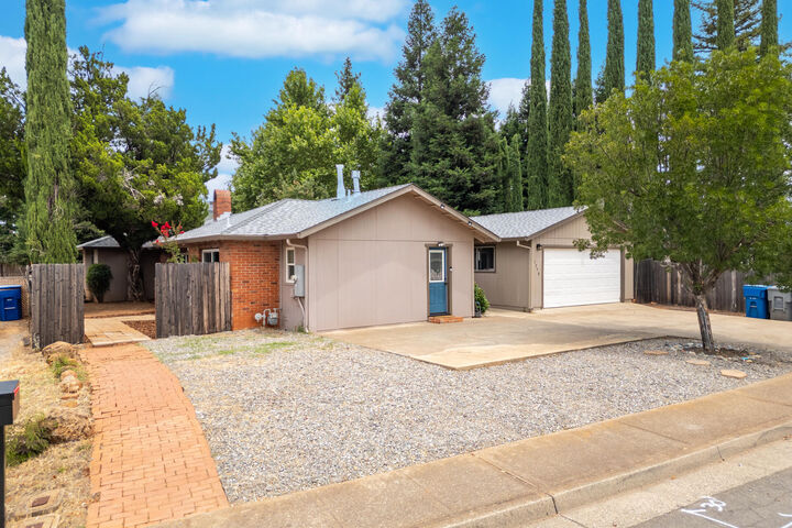 Property Photo:  1738 Lazelle Court  CA 96002 