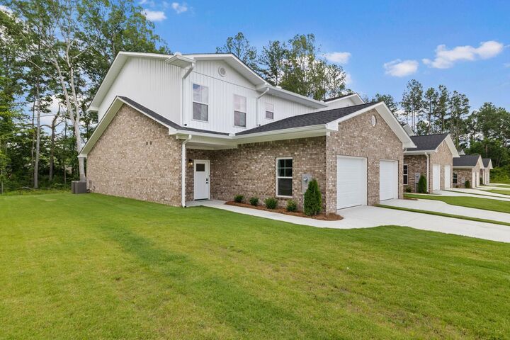Property Photo: 304 Garden St AL 35055