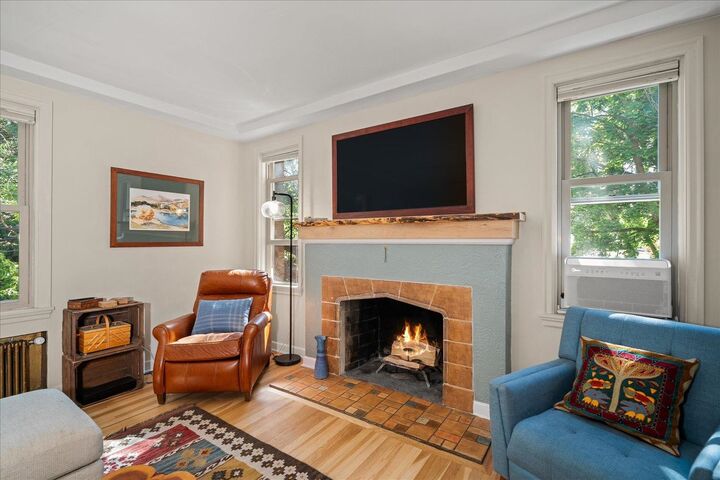 Property Photo: 726 W 6th Ave 305 WA 99204