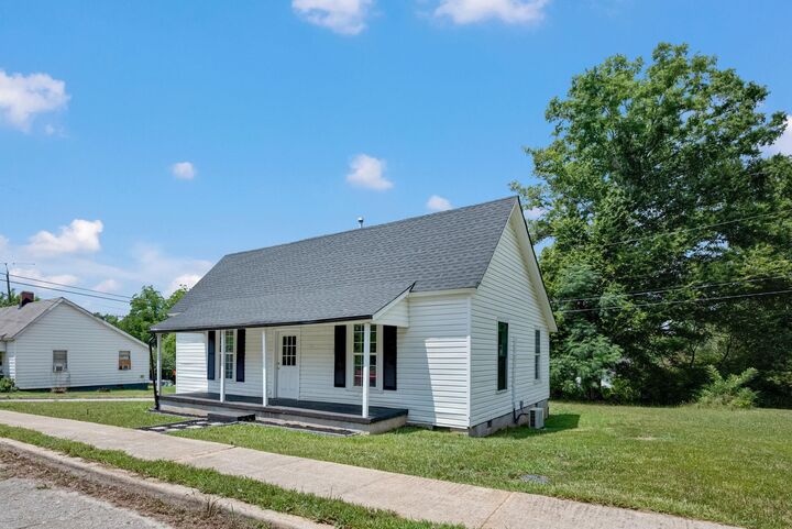 Property Photo:  201 Hammett Street  SC 29654 