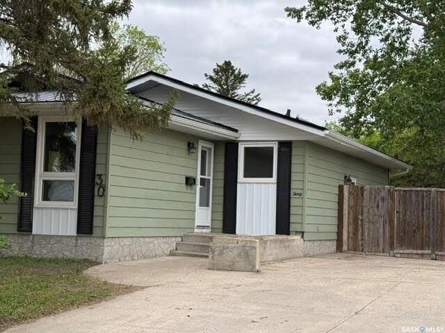 Property Photo: 30 Shore Bay SK S4R 7H6