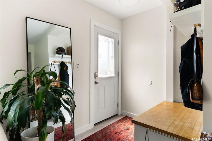 Property Photo:  108 Douglas Avenue E  SK S4N 1H3 