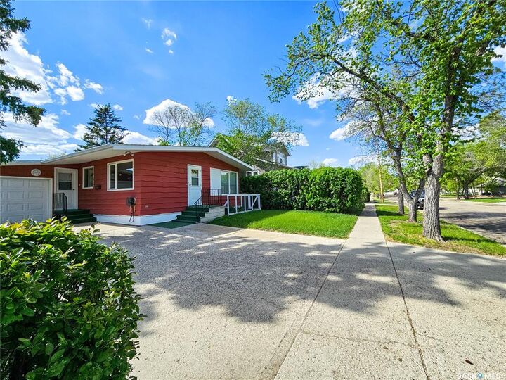 Property Photo:  707 Markland Street  SK S0L 2V0 
