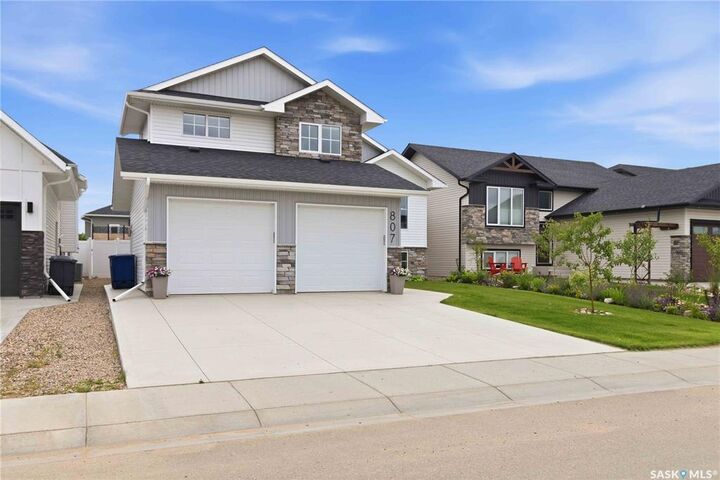 Property Photo: 807 Weir Crescent SK S0K 4S4