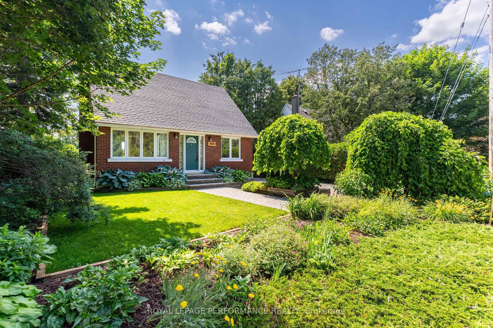 Property Photo:  1808 Russell Road  ON K1G 1L5 