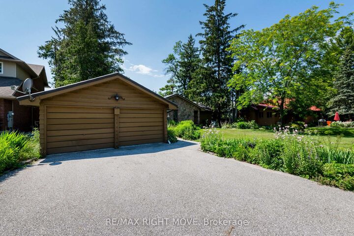 Property Photo: 5498 Fawn Bay Road ON L3V 6H6