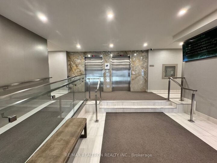 Property Photo: 20 Baif Boulevard 705 ON L4C 8T1