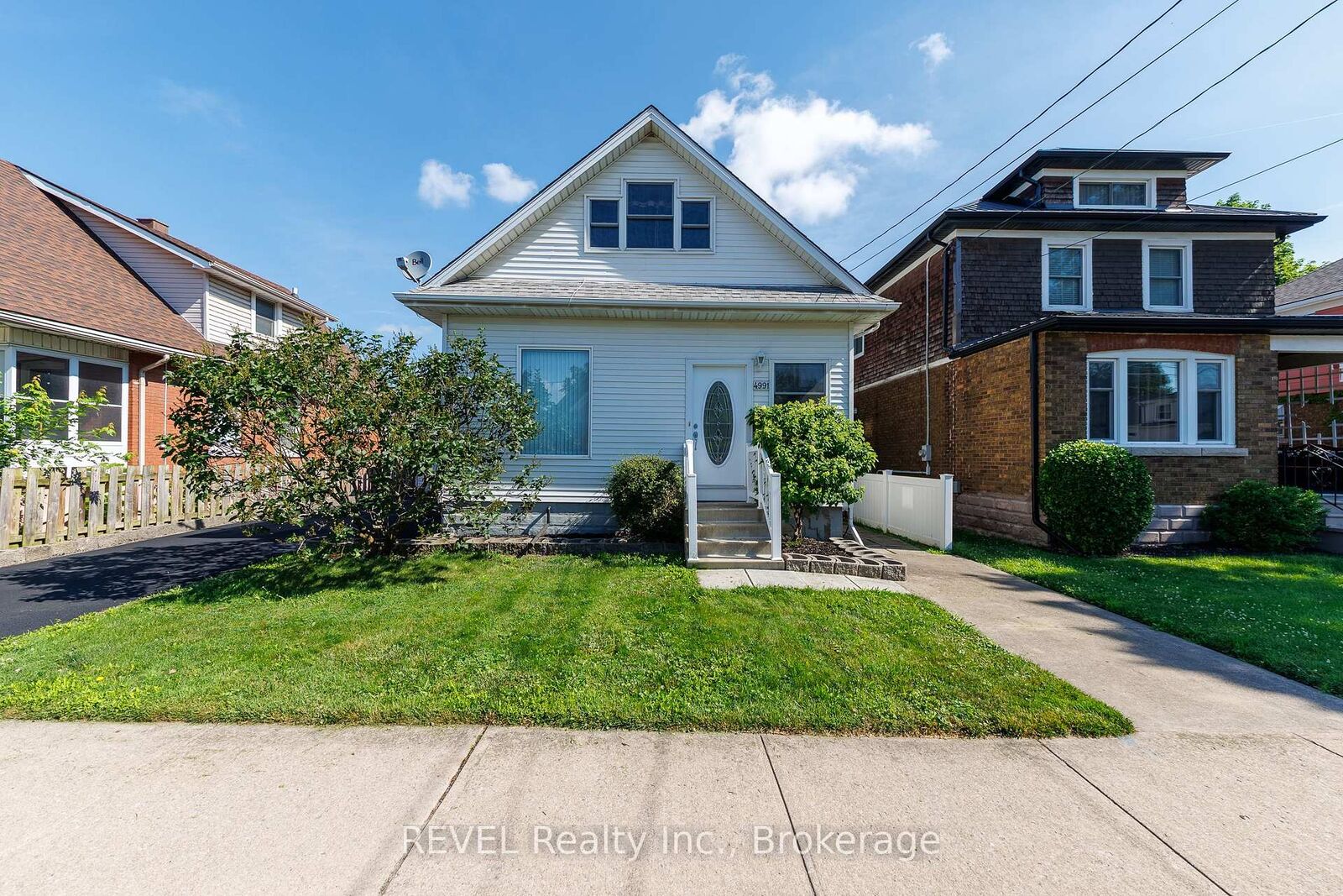 Property Photo: 4991 Huron Street ON L2E 2J6