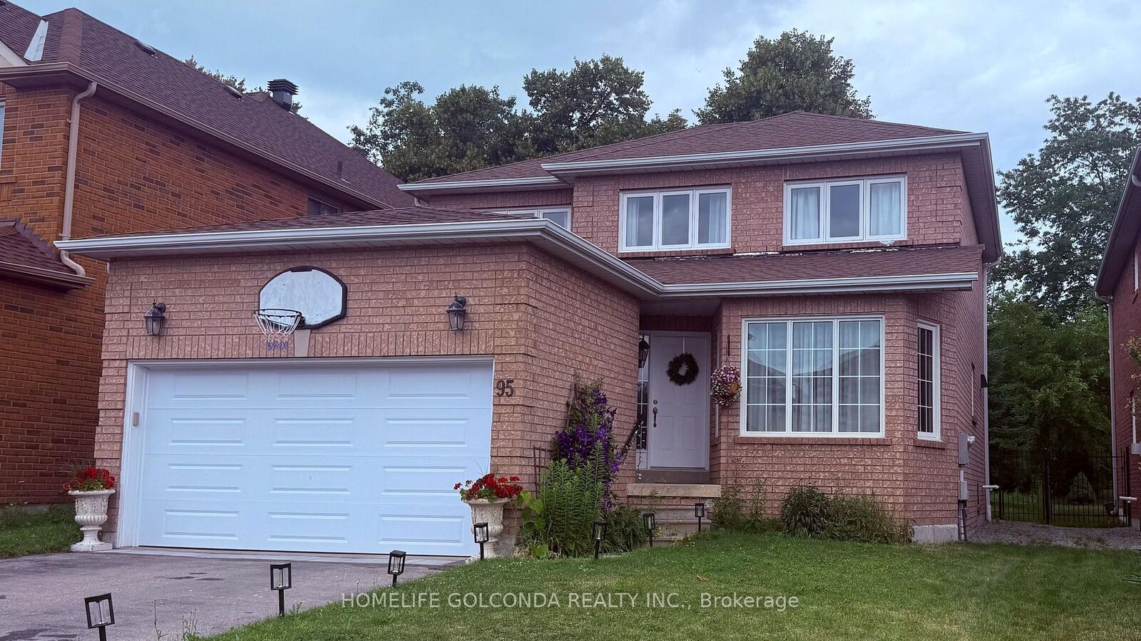 Property Photo:  95 Owl Ridge Drive  ON L4S 1R1 