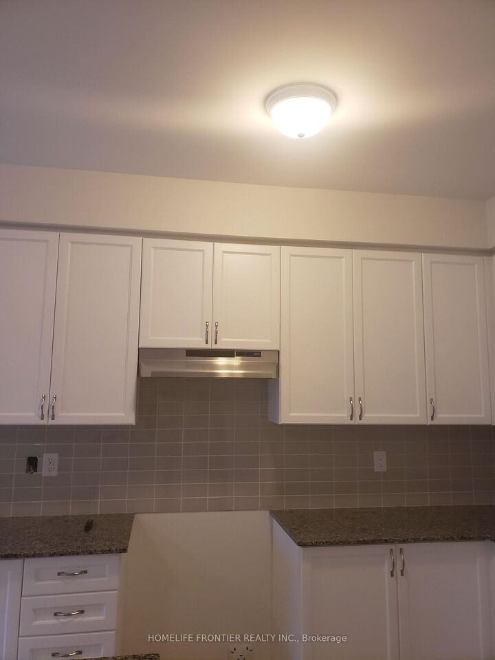 Property Photo:  129 Gordon Circle  ON L3Y 0C9 