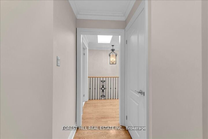 Property Photo: 313 Broadway Avenue ON M4P 1W2
