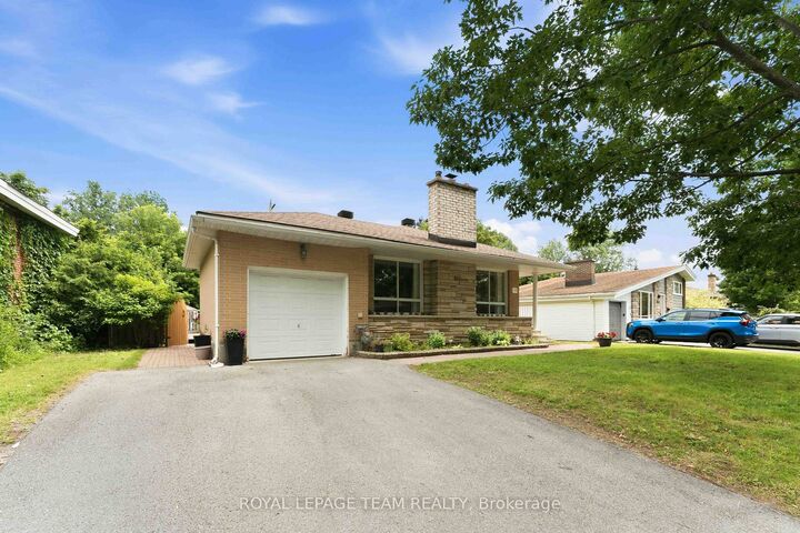 Property Photo: 1155 Agincourt Road ON K2C 2H8