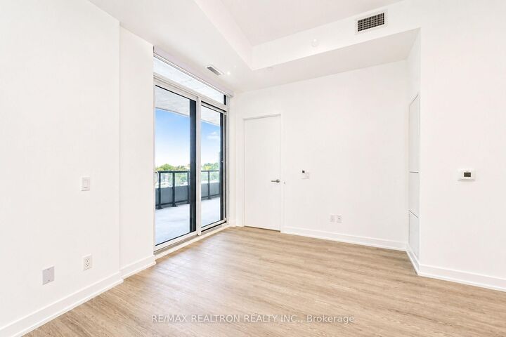 Property Photo:  8188 Yonge Street 627  ON L4J 0M2 