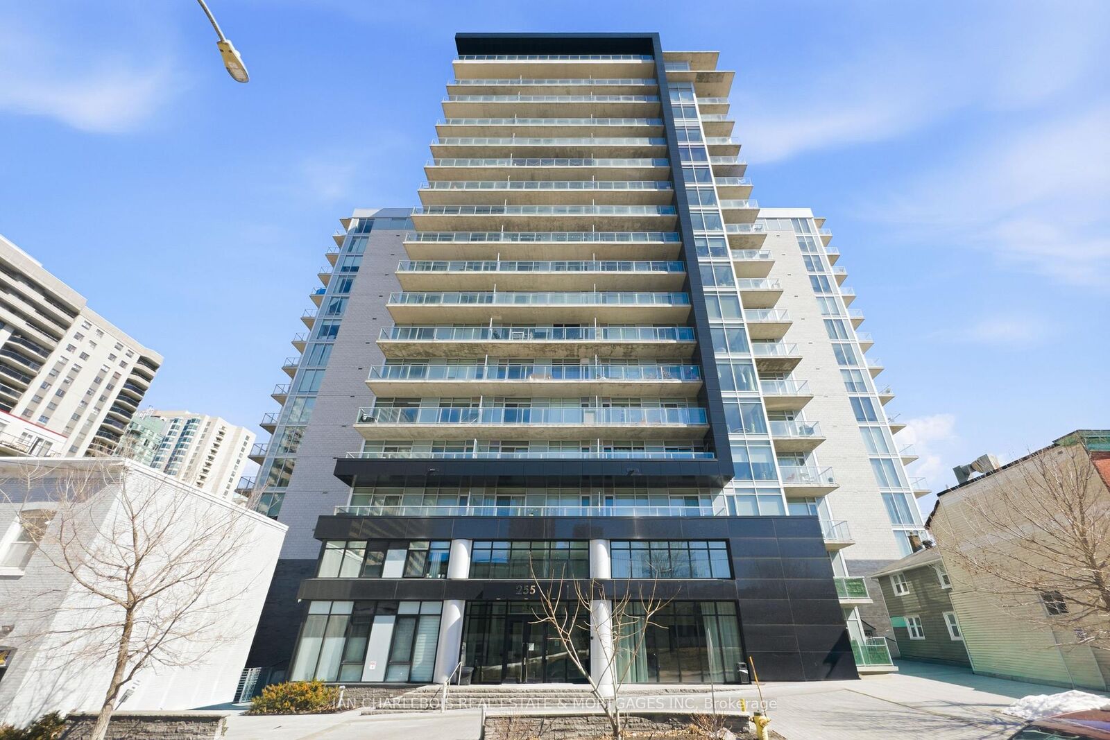 Property Photo:  255 Bay Street 1701  ON K1R 0C5 