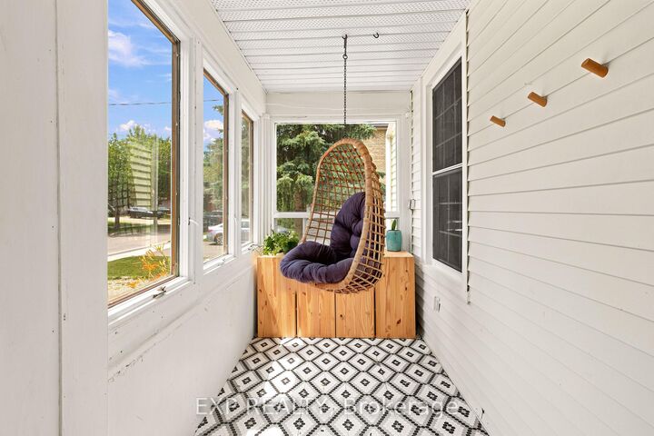 Property Photo:  136 Falstaff Street  ON N5A 3T5 