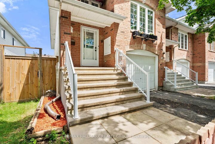 Property Photo:  70 Whalings Circle  ON K2S 1S4 