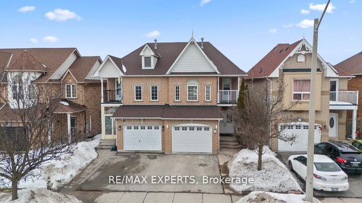 Property Photo: 62 Colonial Crescent ON L4E 3X3
