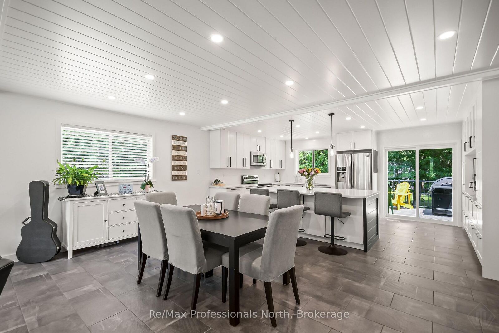 Property Photo:  424 Alexander Street  ON P1P 1A3 