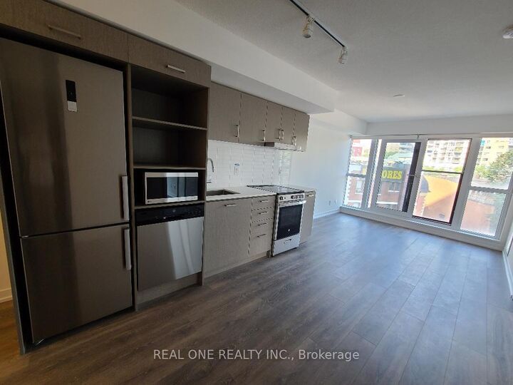 Property Photo:  219 Dundas Street E 511  ON M5A 0V1 