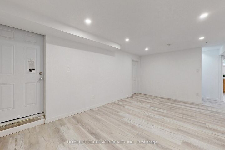 Property Photo:  103 Cardinal Street  ON L4M 6G1 