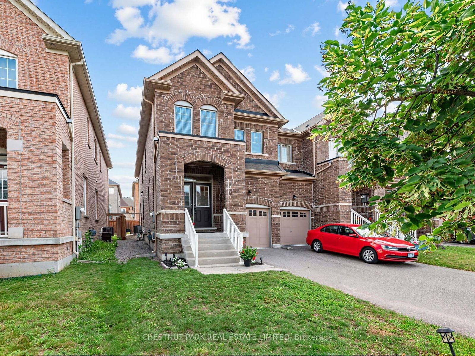 Property Photo:  11 Constable Street  ON L4G 1B7 