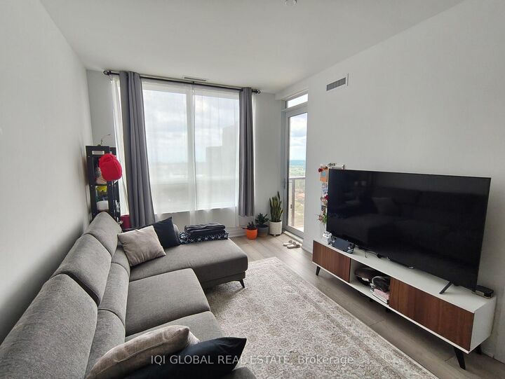 36 Elm Drive 3107 — photo 1
