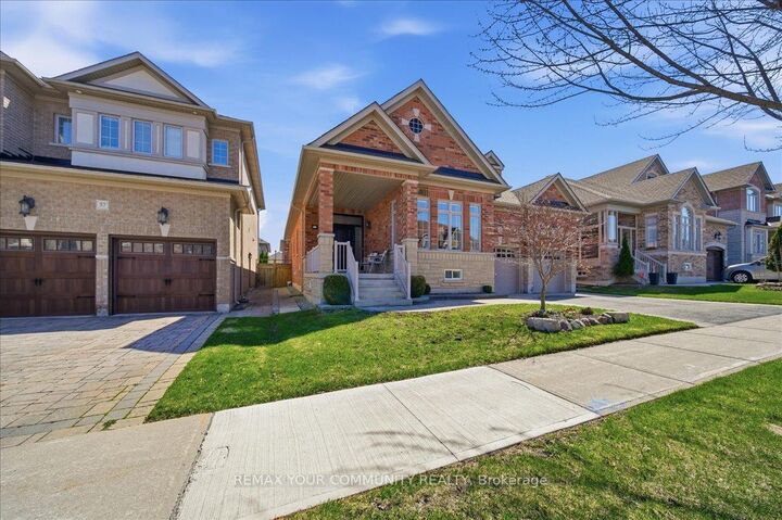 Property Photo: 51 Tonner Crescent ON L4G 0G6