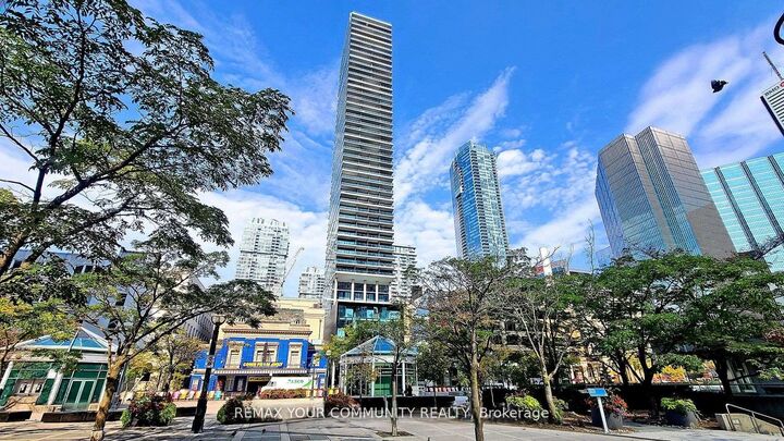 Property Photo: 224 King Street W 2107 ON M5V 1H8