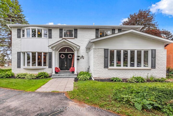 81 Sanderling Crescent — photo 1