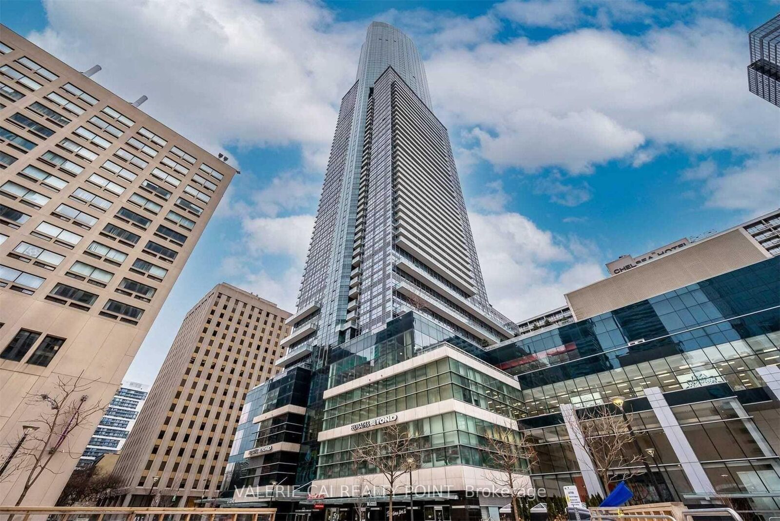 Property Photo:  386 Yonge Street 3110  ON M5B 0A5 